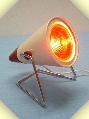 the Philips Infraphil KL7500 heat lamp was equipped with a segmented spherical lens, a so-called Fresnel lens